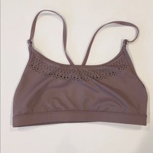 VS  Sports bra